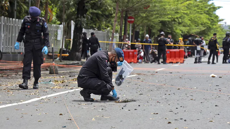 Pascaledakan bom di Makassar