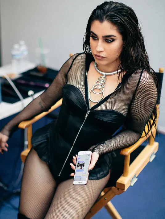 Usai Fifth Harmony mengumumkan vakum, masing-masing personilnya pun langsung bersolo karier, tak terkecuali Lauren. (instagram/laurenjauregui)