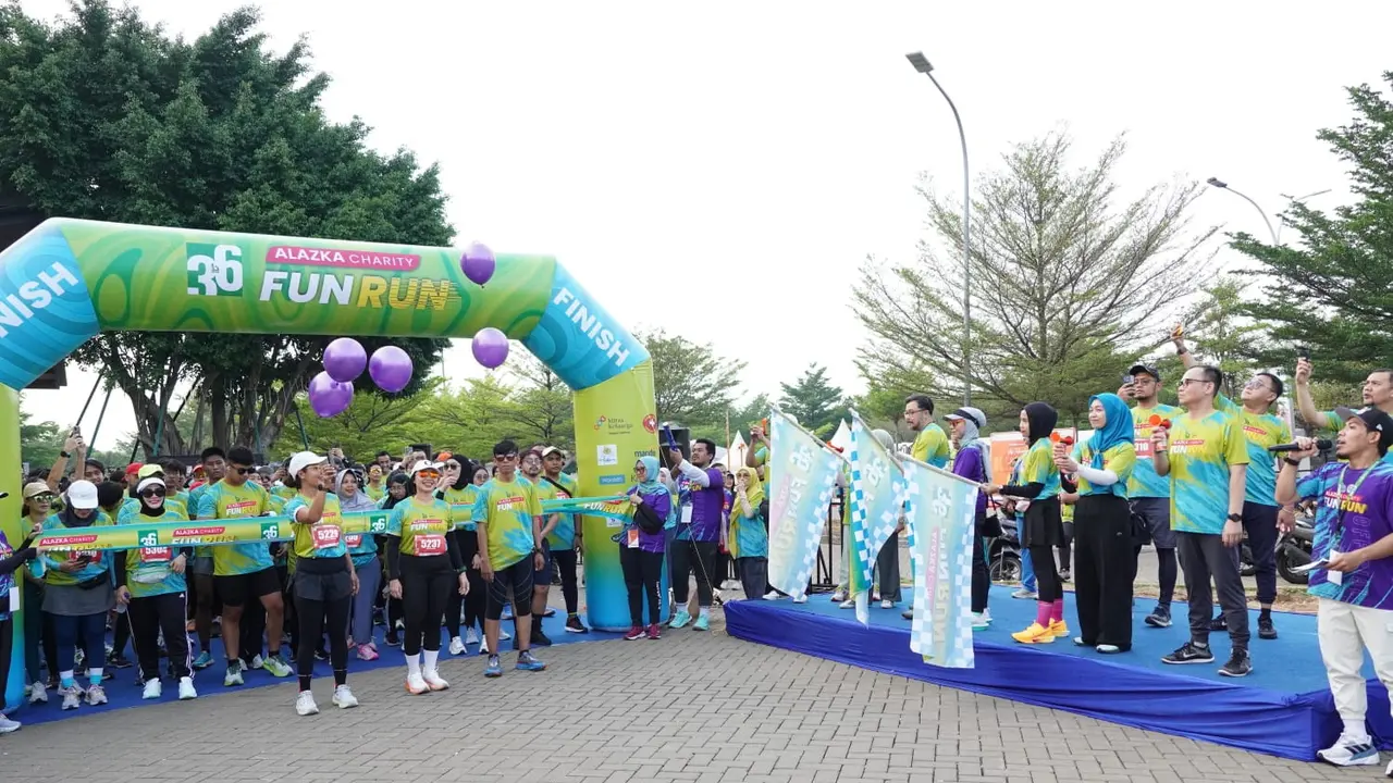 Sekitar 800 peserta tampil semangat mengikuti Alazka Charity Fun Run 2024 di Kelapa Gading, Jakarta Utara, Minggu 13 Oktober 2024 (Istimewa)