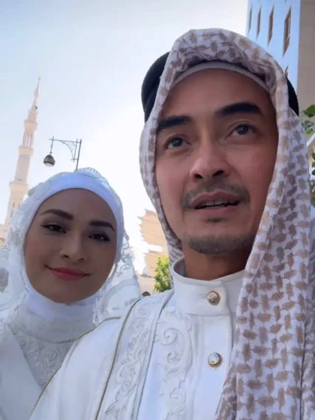Akad Nikah Zumi Zola dan Putri Zulhas