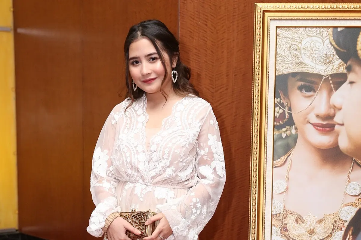 [Bintang] Prilly Latuconsina
