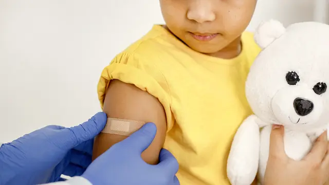 Peran sekolah tidak hanya menyediakan fasilitas vaksinasi.