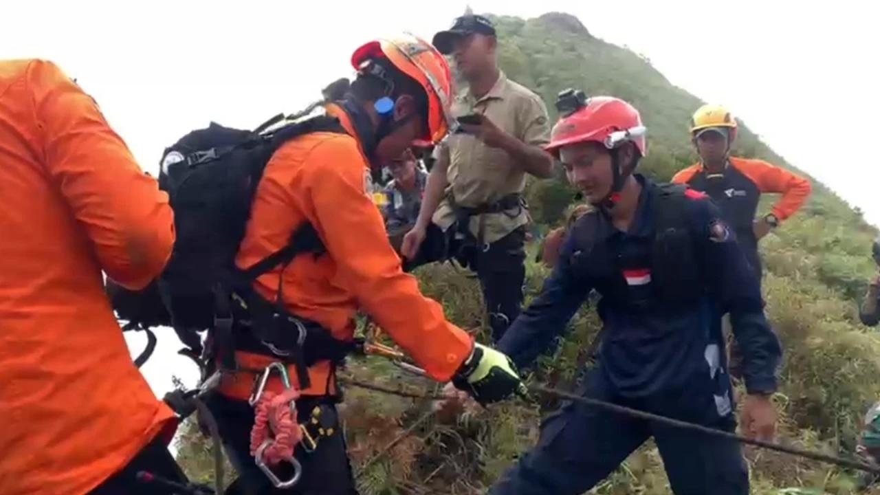 Kendala Evakuasi Korban Pesawat ATR 42-500 Jatuh di Maros, Cuaca Buruk Hujan Lebat