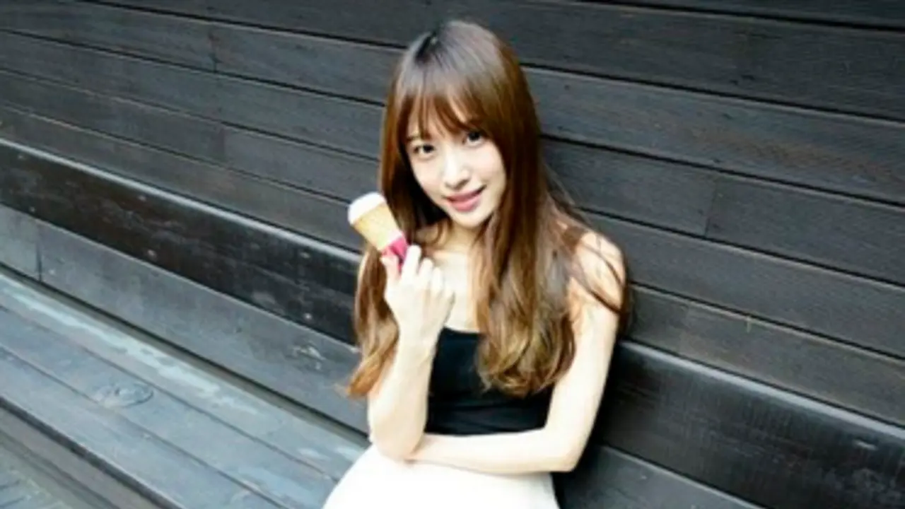 Hani EXID Depresi saat Kisah Cintanya dengan Junsu JYJ Terkuak