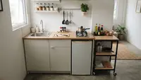 7 Desain Dapur Memanjang 1,5 Meter untuk Rumah Kontrakan, Kecil tapi Bisa Tampil Stylish