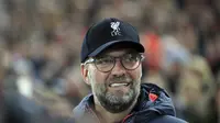 Manajer Liverpool Jurgen Klopp dalam laga kontra Salzburg pada matchday kedua Grup E Liga Champions di Anfield, Kamis (3/10/2019) dini hari WIB. Liverpool menang 4-3.(AP Photo/Jon Super)