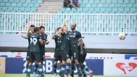 Bruno Dybal mencetak satu gol kemenangan Persikabo 1973 atas RANS Nusantara dalam lanjutan BRI Liga 1 pekan ke-30 di Stadion Pakansari, Cibinong, Kabupaten Bogor, Selasa (14/3/2023). (Bola.com/Nandang Permana)