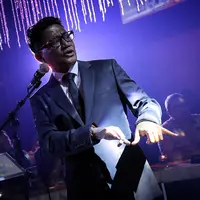 Lagu Melayang sebagai pembuka showcase tersebut. Lagu dari album kedua ini mengantarkan Andre meraih penghargaan untuk pertama kalinya. (Deki Prayoga/Bintang.com)