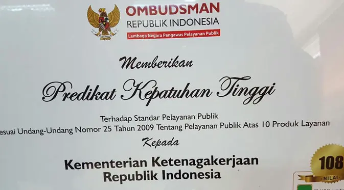 Predikat Kepatuhan Tinggi Standar Pelayanan Publik.