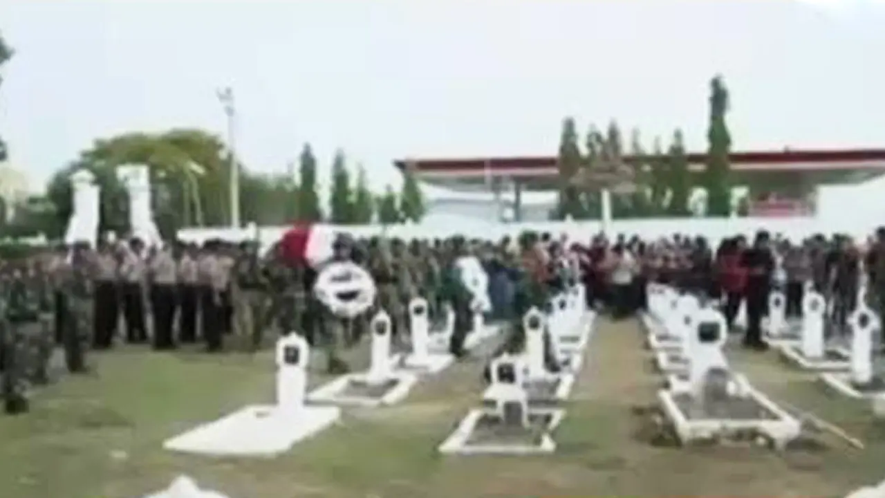 Segmen 2: Pemakaman Prajurit TNI AD hingga Bocah Berkelamin Ganda