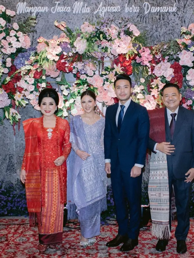 Jessica Mila jalani serangkaian prosesi adat Batak yaitu Mangain, Marhusio, dan Martongo Raja, hingga Martumpol.