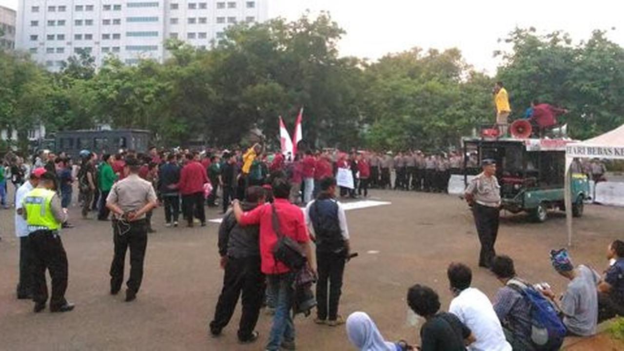 Pergub 228 diterapkan, mahasiswa demo Jokowi di silang Monas