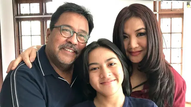 7 Potret Ganteng Rey Bong, Pemeran Anak Si Doel yang Curi Perhatian