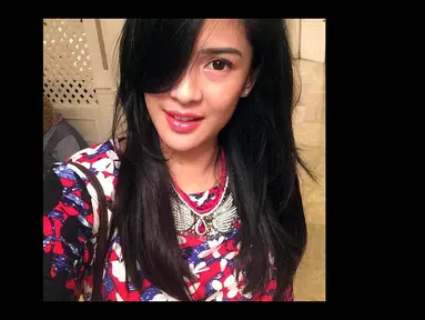 Artis cantik Dian Sastrowardoyo ternyata menyimpan foto selfi di akun instragram (Istimewa: Instagram). 