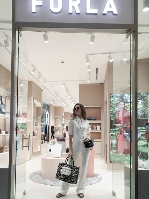 7 Item Fashion Wajib untuk Tampil Gaya Minimalis khas Arsitektur