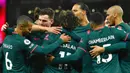 Para pemain Liverpool merayakan gol Mohamed Salah ke gawang Aston Villa pada pertandingan sepak bola Liga Inggris di Villa Park, Birmingham, Inggris, 26 Desember 2022. Liverpool mengalahkan Aston Villa dengan skor 3-1. (AP Photo/Rui Vieira)