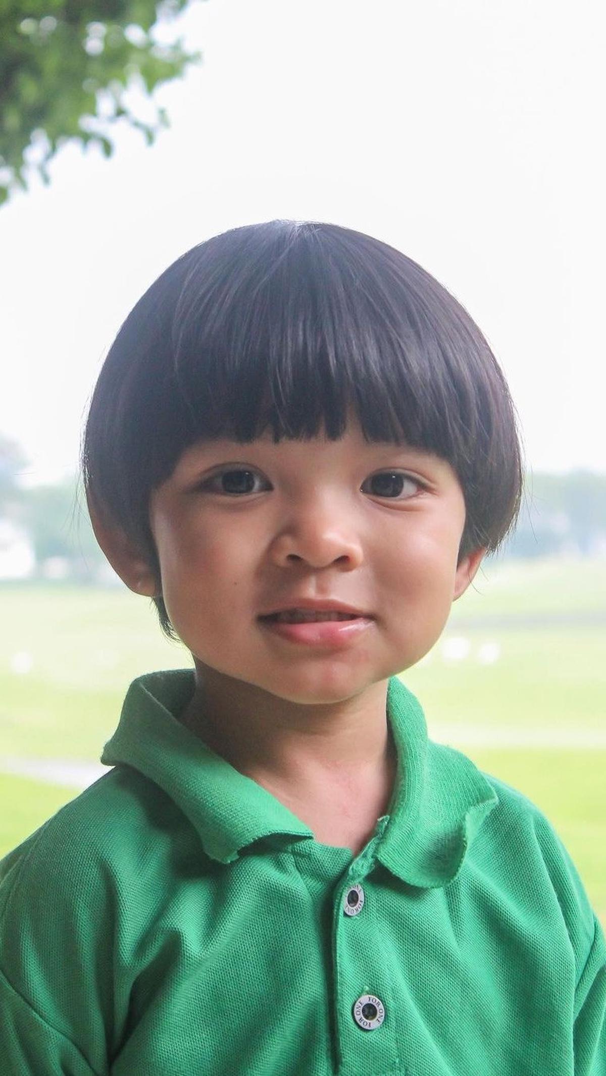 Acel merupakan anak dari Romi (Erwin Cortez) dan Wulan (Raya Kohandi) di sinetron Di Antara Dua Cinta. Aktingnya curi perhatian penonton.