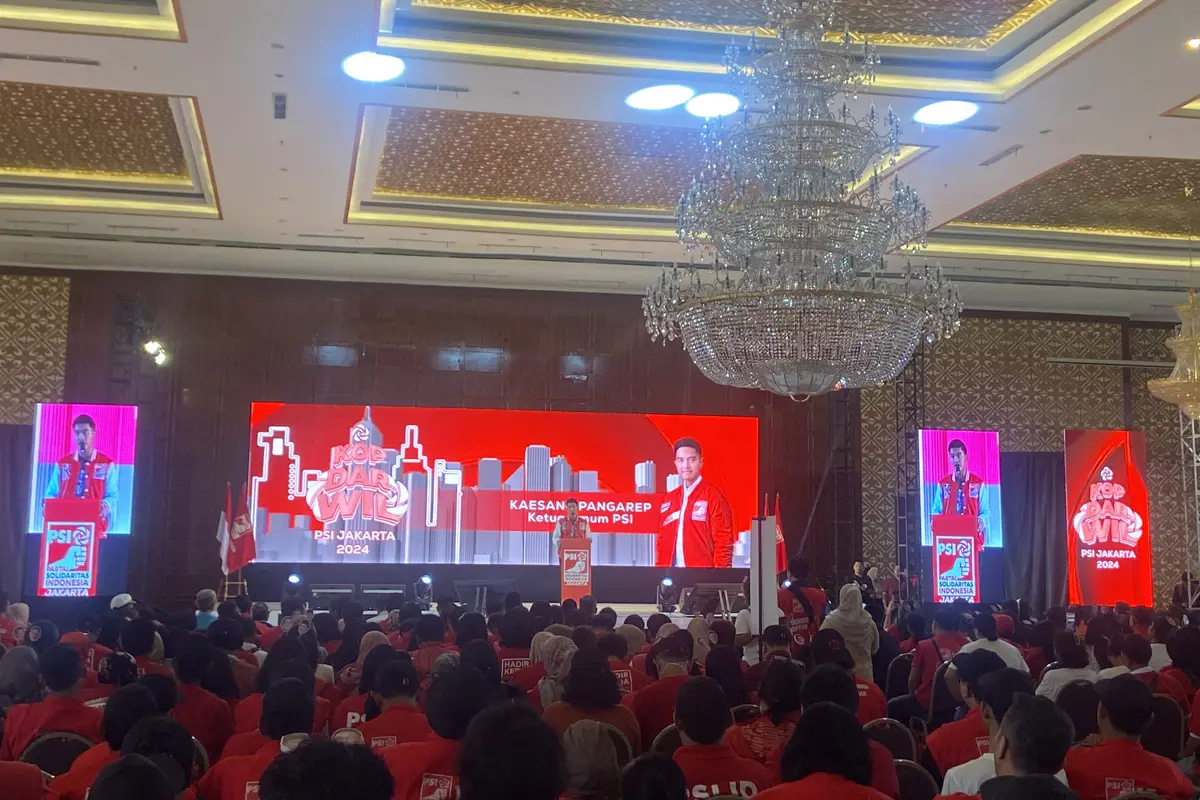 Ketua Umum Partai Solidaritas Indonesia (PSI) Kaesang Pangarep guyon soal private jet kepada kadernya, saat kopi darat wilayah (kopdarwil) di Jakarta Utara, Minggu (29/9/2024).