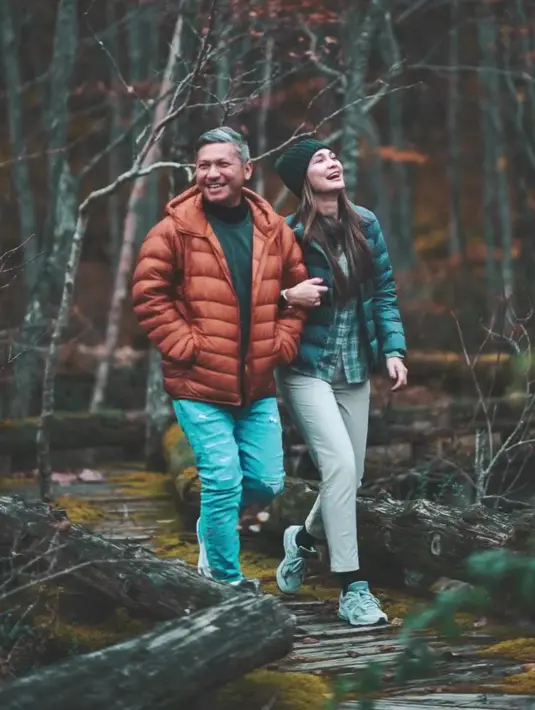 Gading Marten dan Luna Maya memang terlihat cocok ya. (FOTO: instagram.com/gadiiing/)