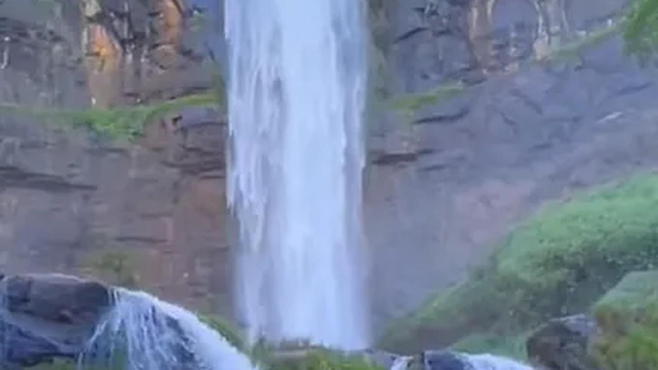 Potret Indah Curug Cikanteh Sukabumi, Tiga Tingkat Air Terjun Besar yang Tersembunyi di Antara Pepohonan