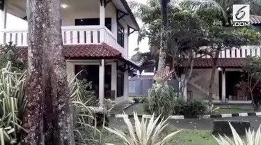 Video yang diunggah pendiri Hijup, Diajeng Lestari ini menunjukkan tempat menginap penghafal Alquran di Pantai Umbul Tanjung, tetap kokoh saat Tsunami Banten.