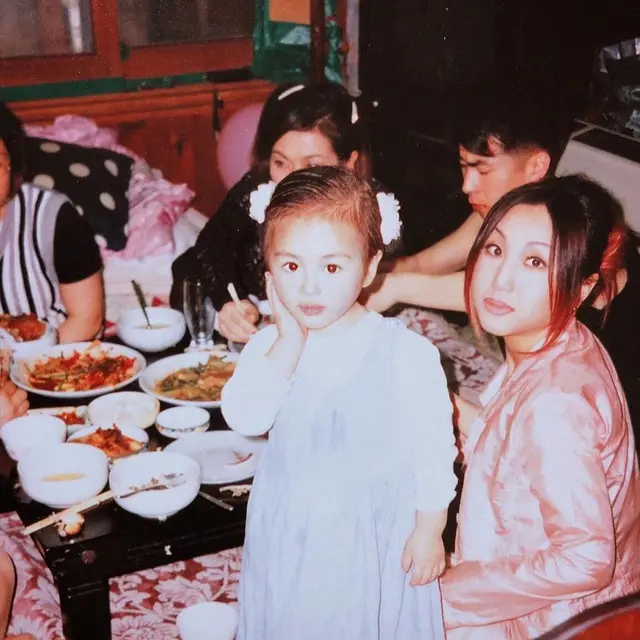 6 Potret Lawas Masa Kecil Selebgram Ayana Moon, Parasnya Bikin Gemas