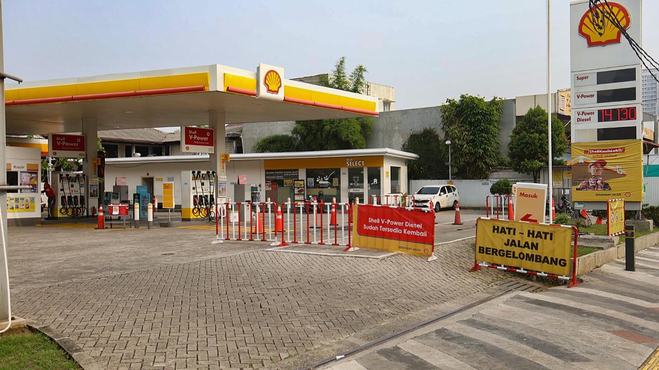 FOTO: SPBU Swasta Kehabisan BBM Non-Subsidi, Konsumen Kebingungan