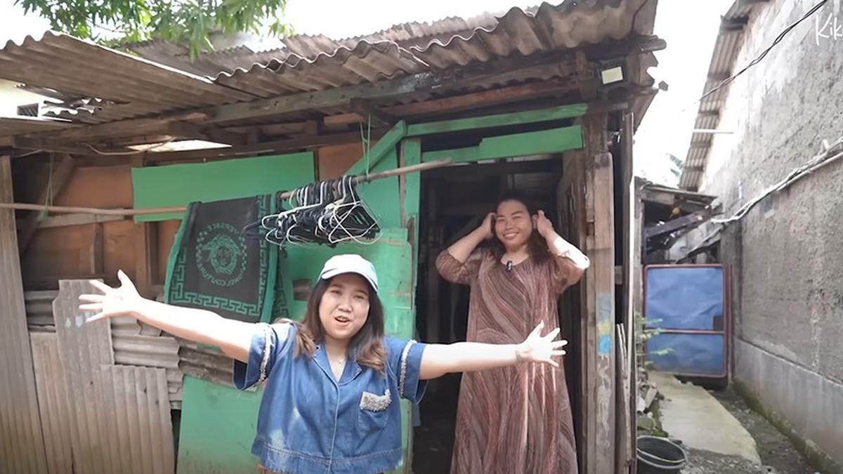 'Emak-emak' Komika Viral, Intip 8 Potret Rumah Sederhana Mpok Citra yang Beratap Seng