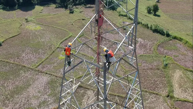 PT PLN (Persero) tengah menyelesaikan pembangunan jaringan tol listrik di Sumatera