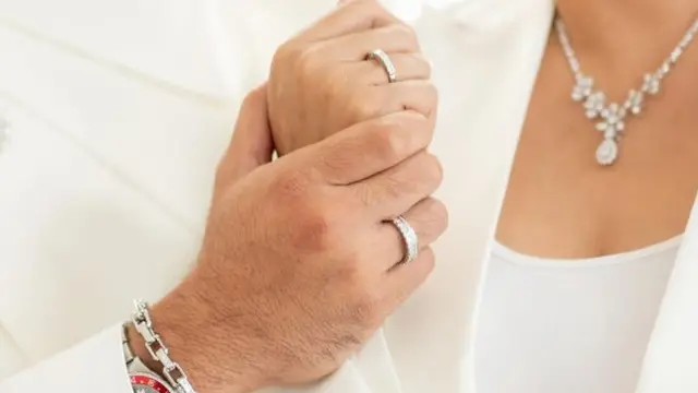 Anjasmara dan Dian Nitami Wedding Anniversary ke-25. [@bu_deedee]