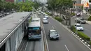 Suasana Jl. Rasuna Said pada siang hari. Menurut para pengendara, terkadang pada malam hari ada sosok gaib yang tiba-tiba menyeberang jalan. (Liputan6.com/Helmi Afandi)