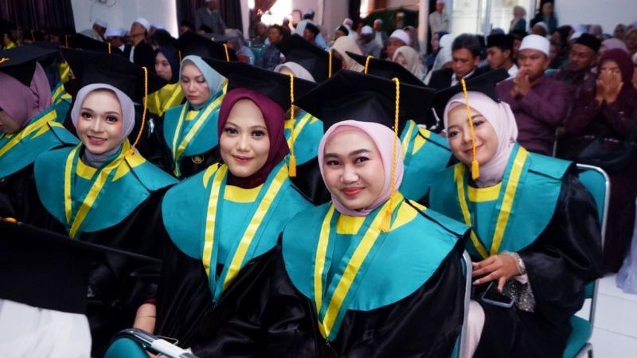 Wisuda XIV Institut Al Fithrah Surabaya Luluskan 168 Sarjana dari 7 Prodi, Bukti Kampus Pesantren Adaptif Era Digital