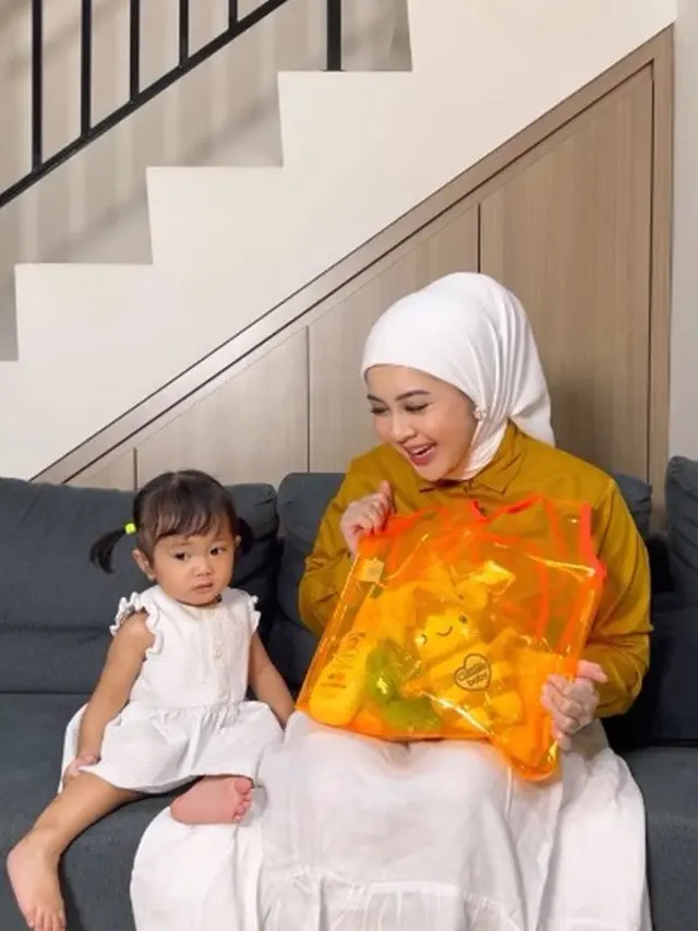 Potret Ruang Keluarga di Rumah Kesha Ratuliu