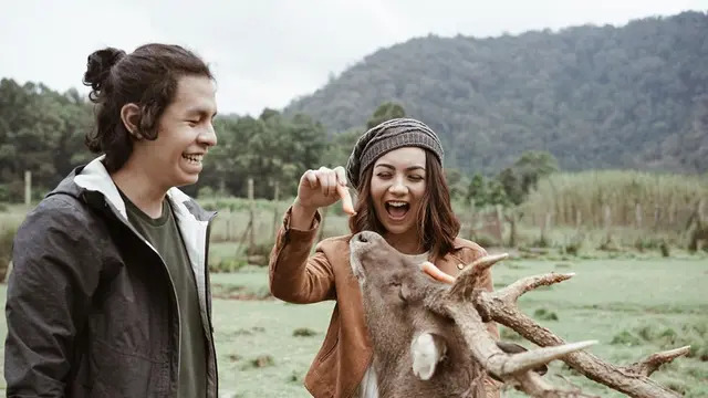 Rilis Single Baru, Ini 7 Momen Romantis Ersya Aurel Dalam Video Klipnya