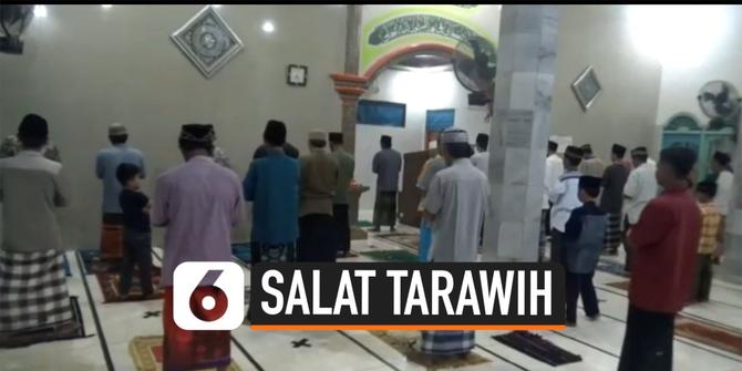 VIDEO: Praktik Salat Tarawih dengan Jaga Jarak di Lampung