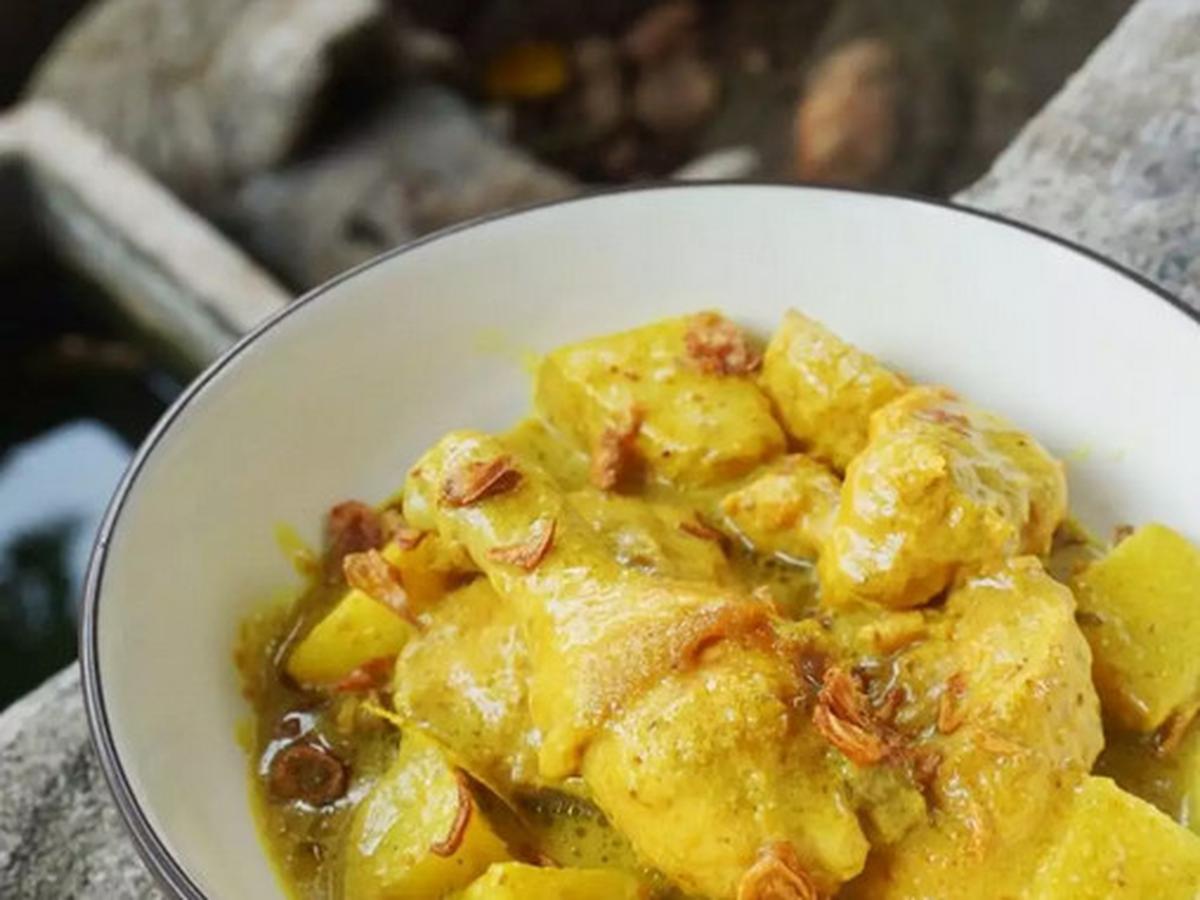 4. Opor Ayam & Kentang<br>