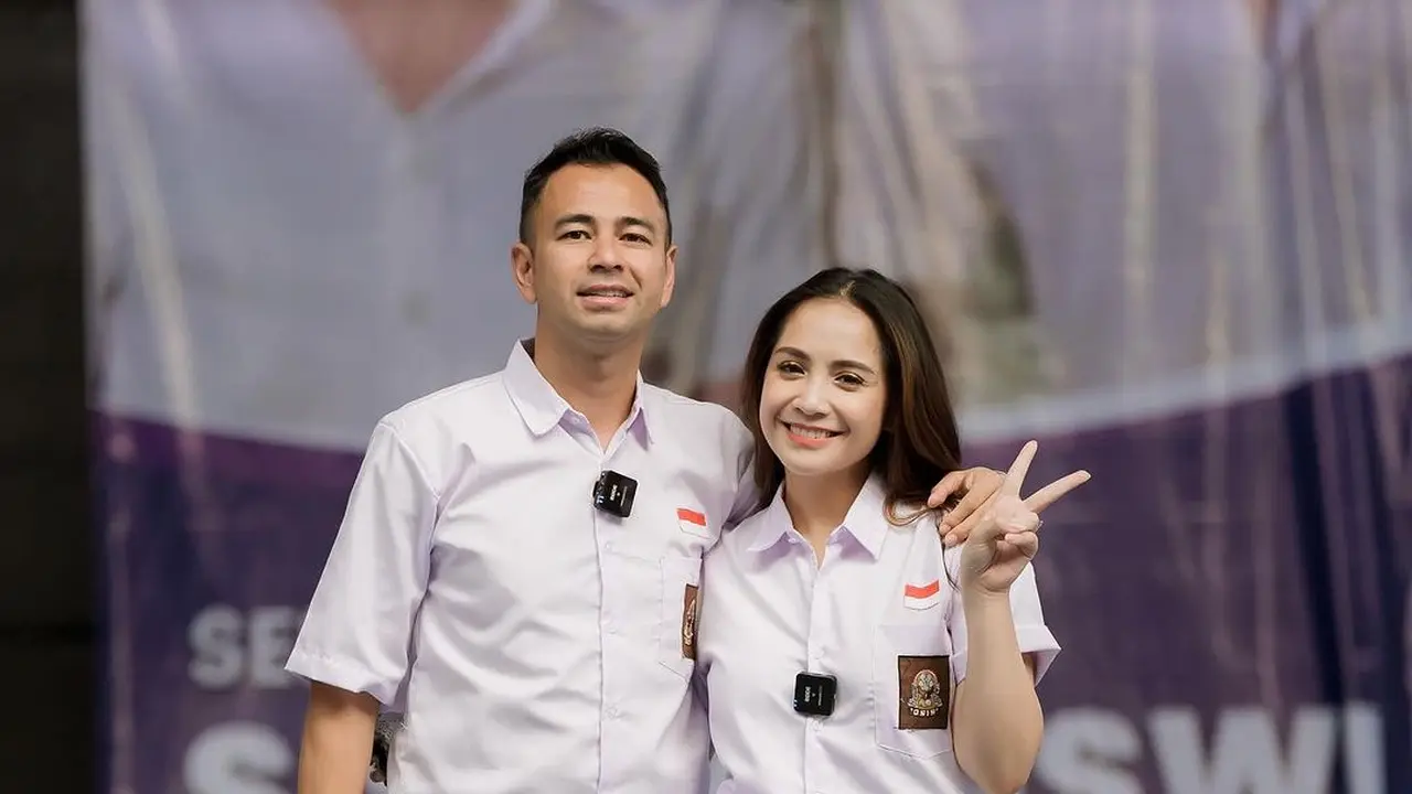 6 Gaya Unik Raffi Ahmad dan Nagita Slavina Rayakan Ulang Tahun Pakai Baju SMA, bak Dilan dan Milea
