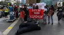 Aktivis lingkungan melakukan long march dari Dukuh Atas menuju Istana, Jakarta, Sabtu (26/10/2019). Mereka meminta Presiden Joko Widodo atau Jokowi lebih memperhatikan isu lingkungan seperti penyelamatan hutan dan pelindungan petani. (Liputan6.com/JohanTallo)