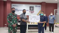 PT ASABRI (Persero) menyerahkan Santunan Risiko Kematian Khusus (SRKK) kepada ahli waris korban KKB di Papua (dok: ASABRI)