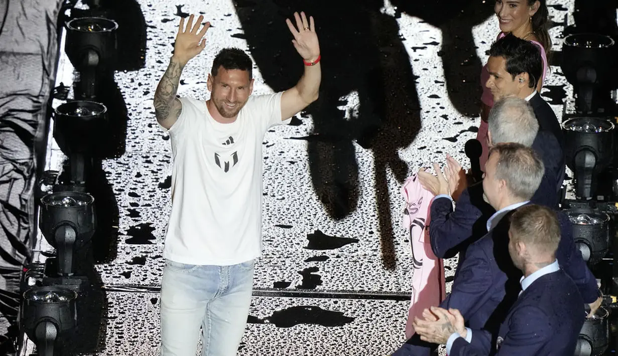 Di klub barunya ini, La Pulga akan mengenakan nomor punggung keramat yakni 10. (AP Photo/Marta Lavandier)