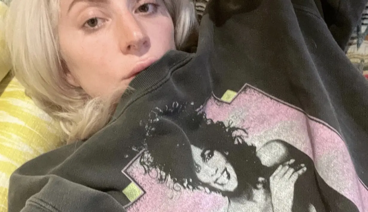 Kulit yang sehat menjadi kanvas utama untuk mengkreasikan ragam makeup dengan tema yang diusungnya.  [Foto: Lady Gaga/ Instagram]
