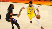 Anthony Davis (kanan) membantu Lakers mengalahkan Suns di gim kedua play-off NBA  (AFP)