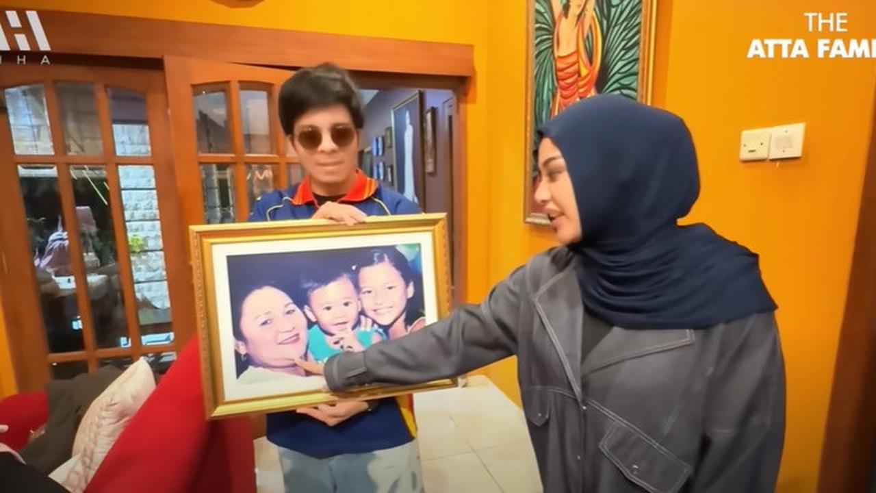 8 Potret Rumah Yuni Shara di Kampung Halaman, bak Galeri Seni dengan Banyak Koleksi Lukisan