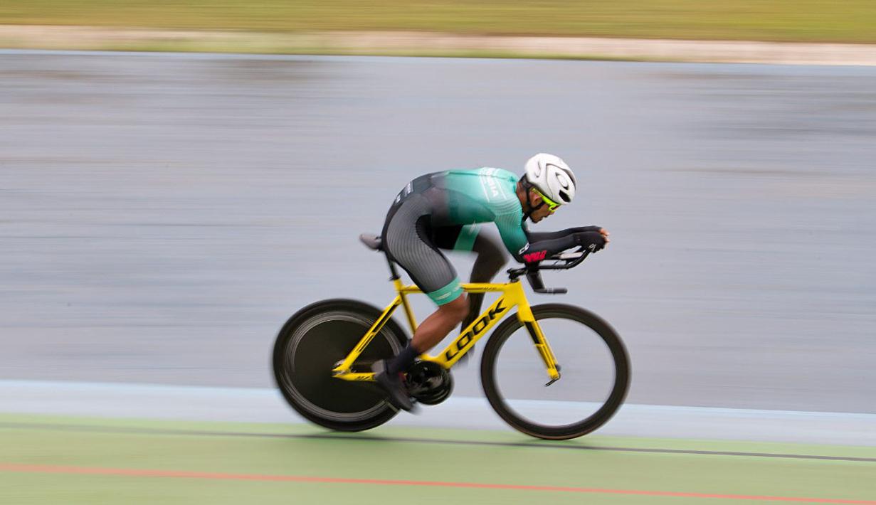 Paralimpiade Tokyo 2020 merupakan debut Muhammad Fadli. Sebelumnya, Ia merupakan peraih medali emas, perak, dan perunggu di tiga nomor para cylcling Asian Para Games 2018 yang berlangsung di Indonesia. (Foto: Dok. NPC Indonesia)