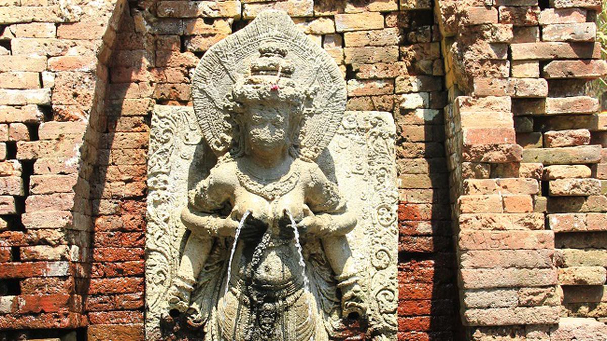 Inilah Simbol Amarta pada Candi Belahan