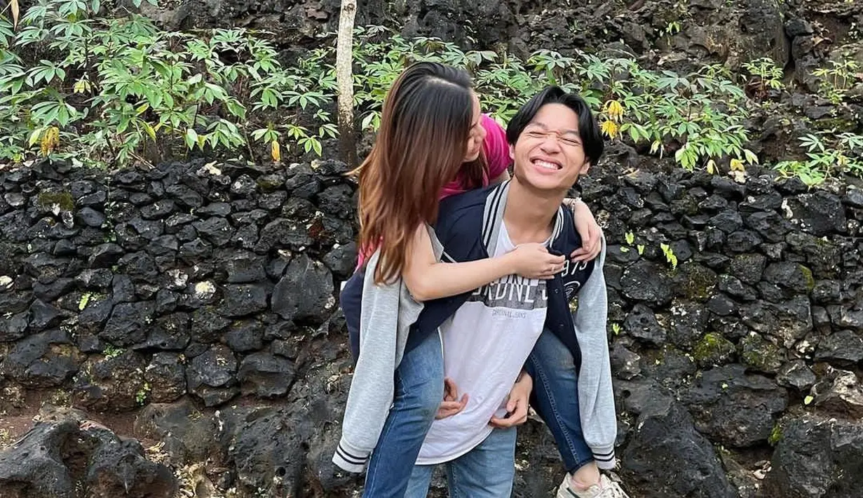 Kiesha Alvaro dan Frislly Herlind Dikabarkan Pacaran [instagram/itsme.frisllyherlind]