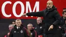 Manchester United hancur lebur saat menjamu Manchester City dalam laga lanjutan Liga Inggris 2021/2022 pekan ke-11, Sabtu (6/11/2021). Akibat miskin taktik, skuat Ole Gunnar Solskjaer hingga laga usai gagal membalas 2 gol yang dibuat The Citizens di babak pertama. (PA via AP/Martin Rickett)