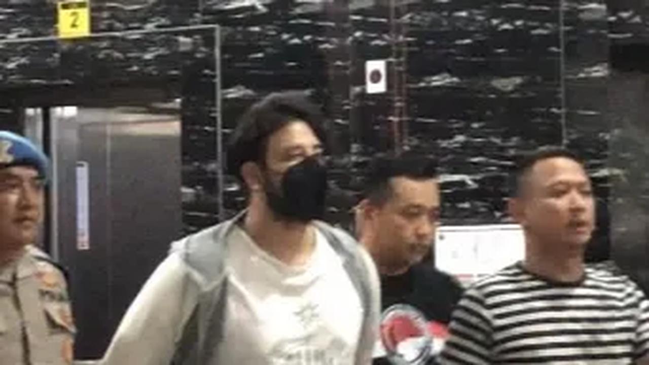 Derai Air Mata Ammar Zoni Usai Kembali jadi Tersangka Kasus Narkoba