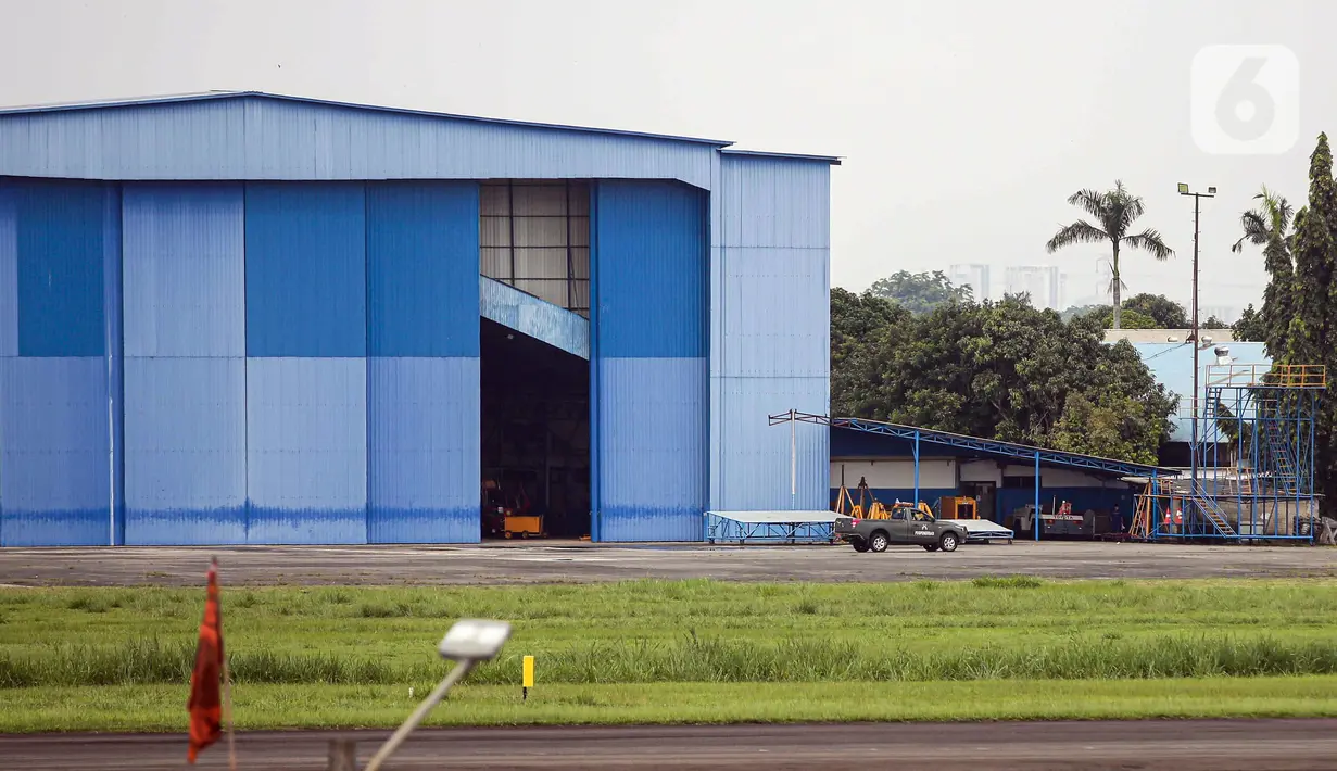 Suasana di Apron Bandara Pondok Cabe, Pamulang, Tangerang Selatan, Banten, Rabu (29/12/2021). Kementerian Perhubungan menunjuk Bandara Pondok Cabe dan Bandara Soekarno-Hatta sebagai bandara pengganti selama revitalisasi Bandara Halim Perdanakusuma. (Liputan6.com/Faizal Fanani)