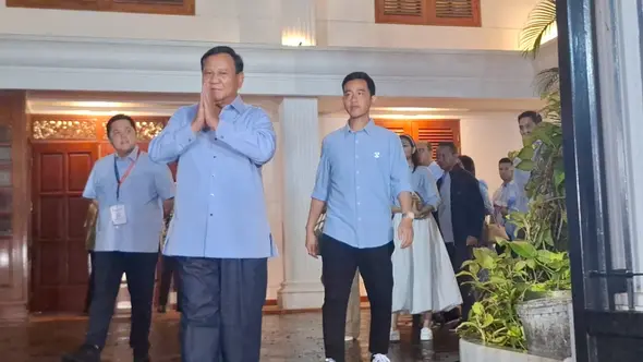 <p>Pasangan calon presiden (capres) dan calon wakil presiden (cawapres) nomor urut 2 Prabowo Subianto-Gibran Rakabuming Raka berangkat bersama dari Kertanegara menuju lokasi debat cawapres di JCC, Minggu (21/1/2024). (Liputan6.com/Lizsa Egeham)</p>